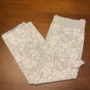 RARE Fabletics Lotus Seamless Leggings